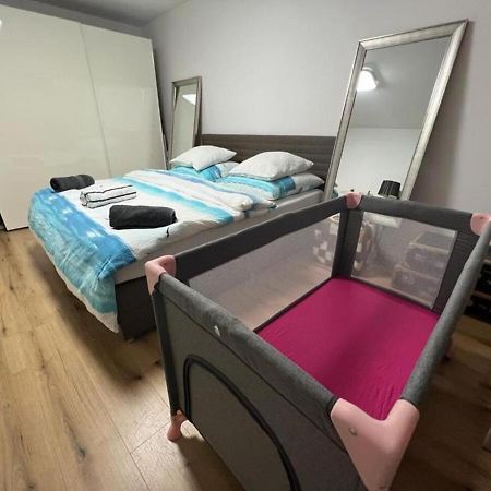 Stylish 1-Bedroom Condo Close To Exhibition Square Basel Bagian luar foto